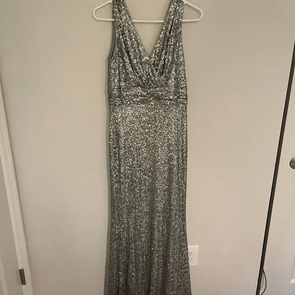 badgley mischka silver dress Beautiful Vintage Badgley Mischka Size 10 / 12 Silver Metallic Beaded Gown Dress